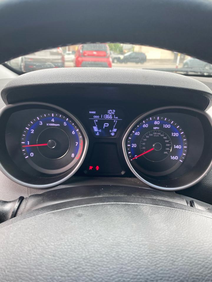Hyundai Elantra  2013