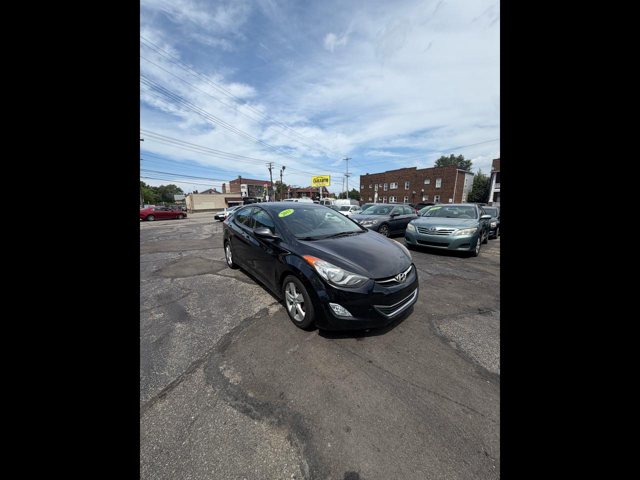 Hyundai Elantra  2013