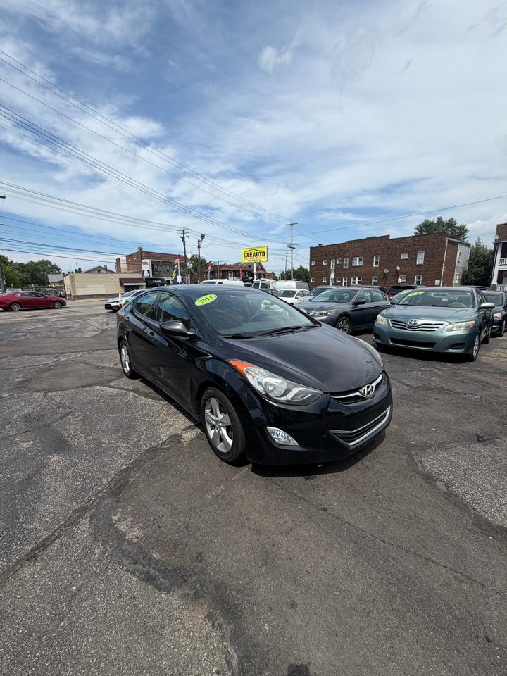 Hyundai Elantra  2013
