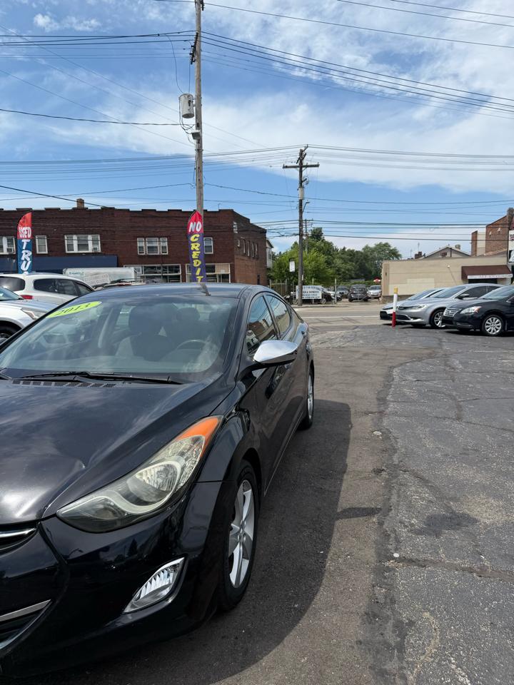 Hyundai Elantra  2013