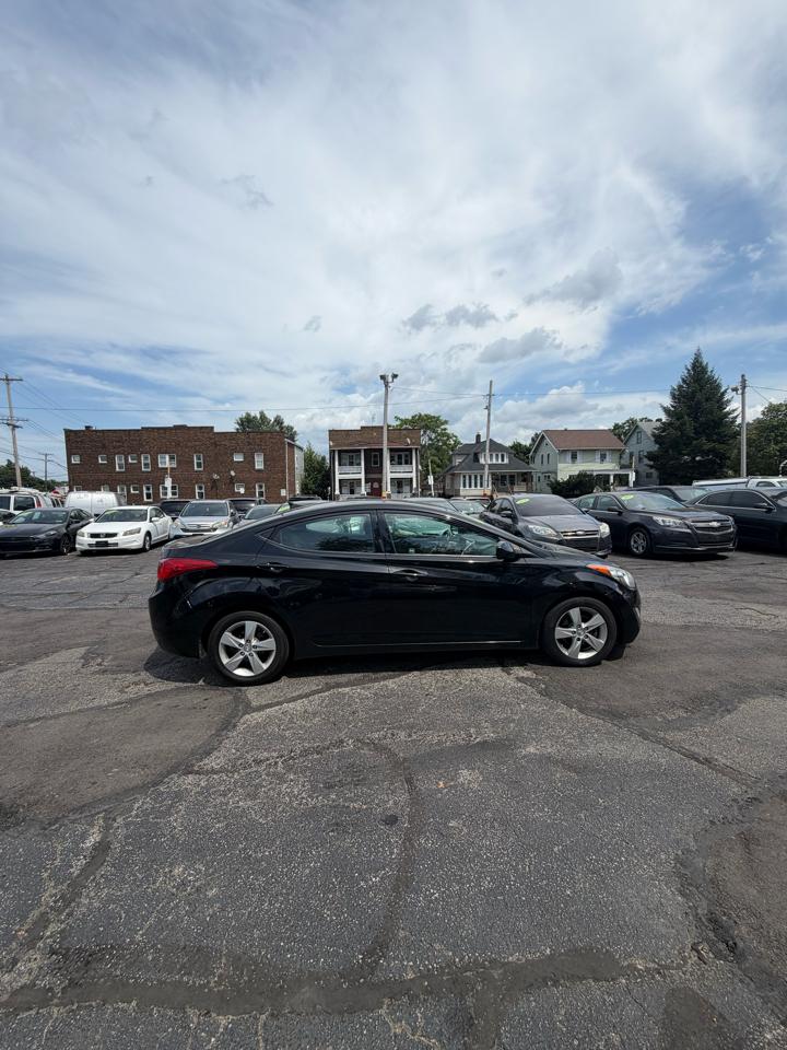 Hyundai Elantra  2013