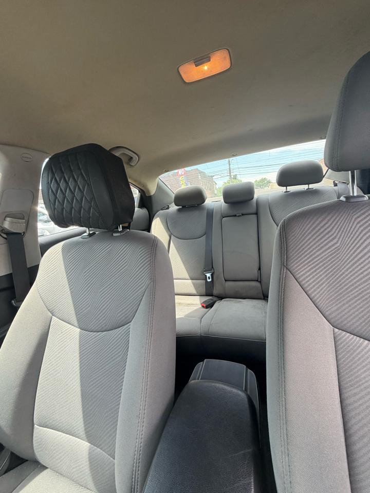 Hyundai Elantra  2013