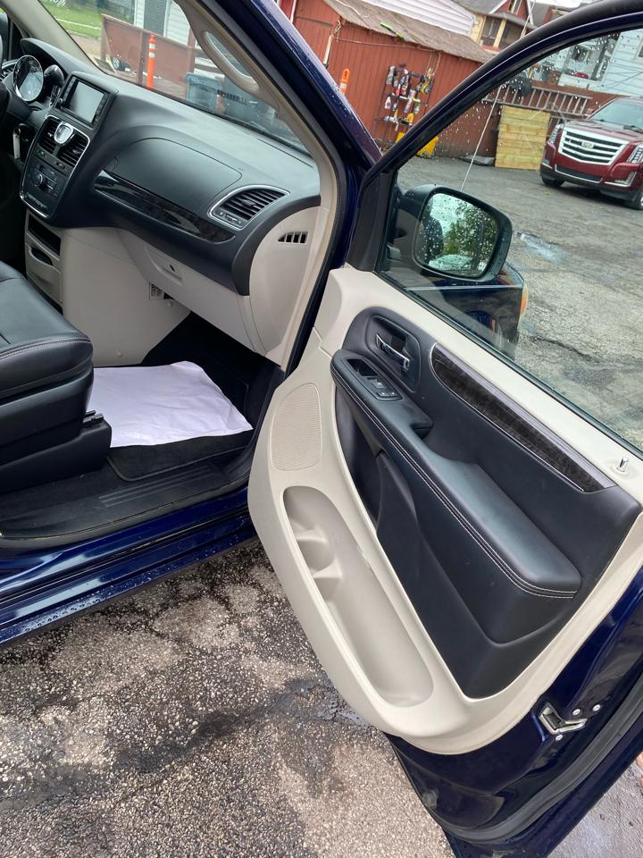 Chrysler Town & Country  2014