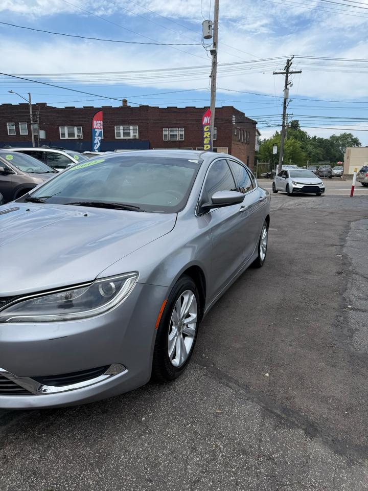 Chrysler 200  2015