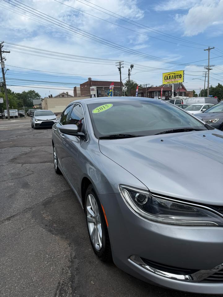 Chrysler 200  2015