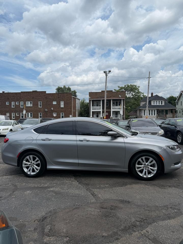 Chrysler 200  2015