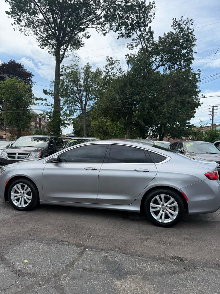 Chrysler 200  2015