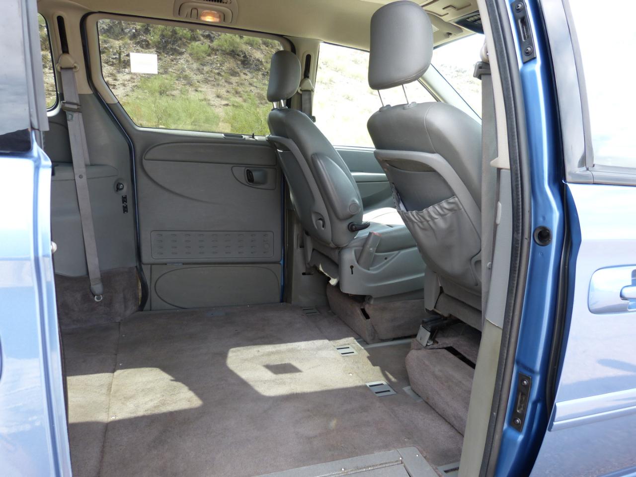 Dodge Caravan/Grand Caravan photo 9