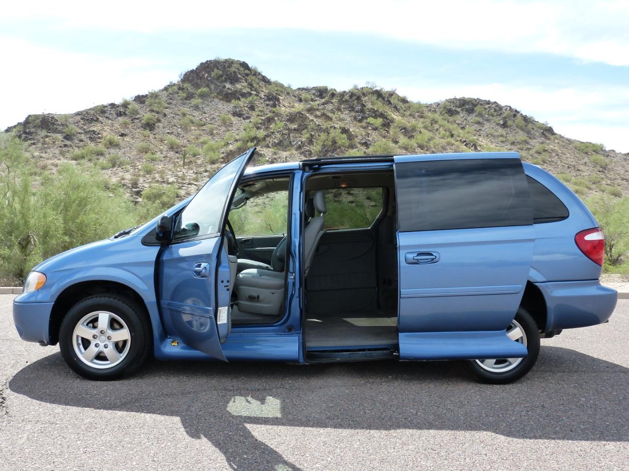 Dodge Caravan/Grand Caravan photo 29