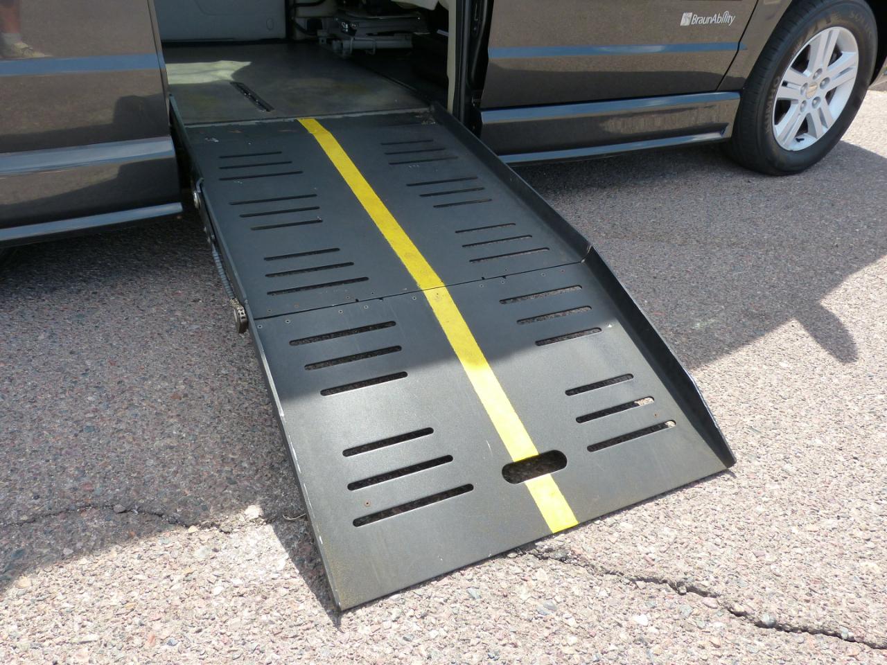 Dodge Grand Caravan photo 4