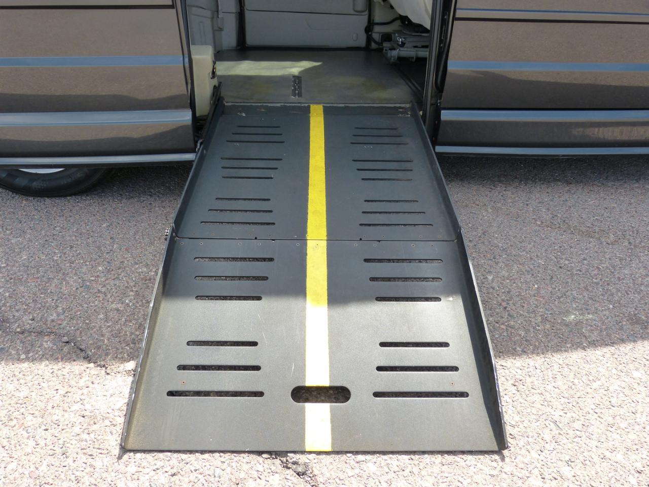 Dodge Grand Caravan photo 6