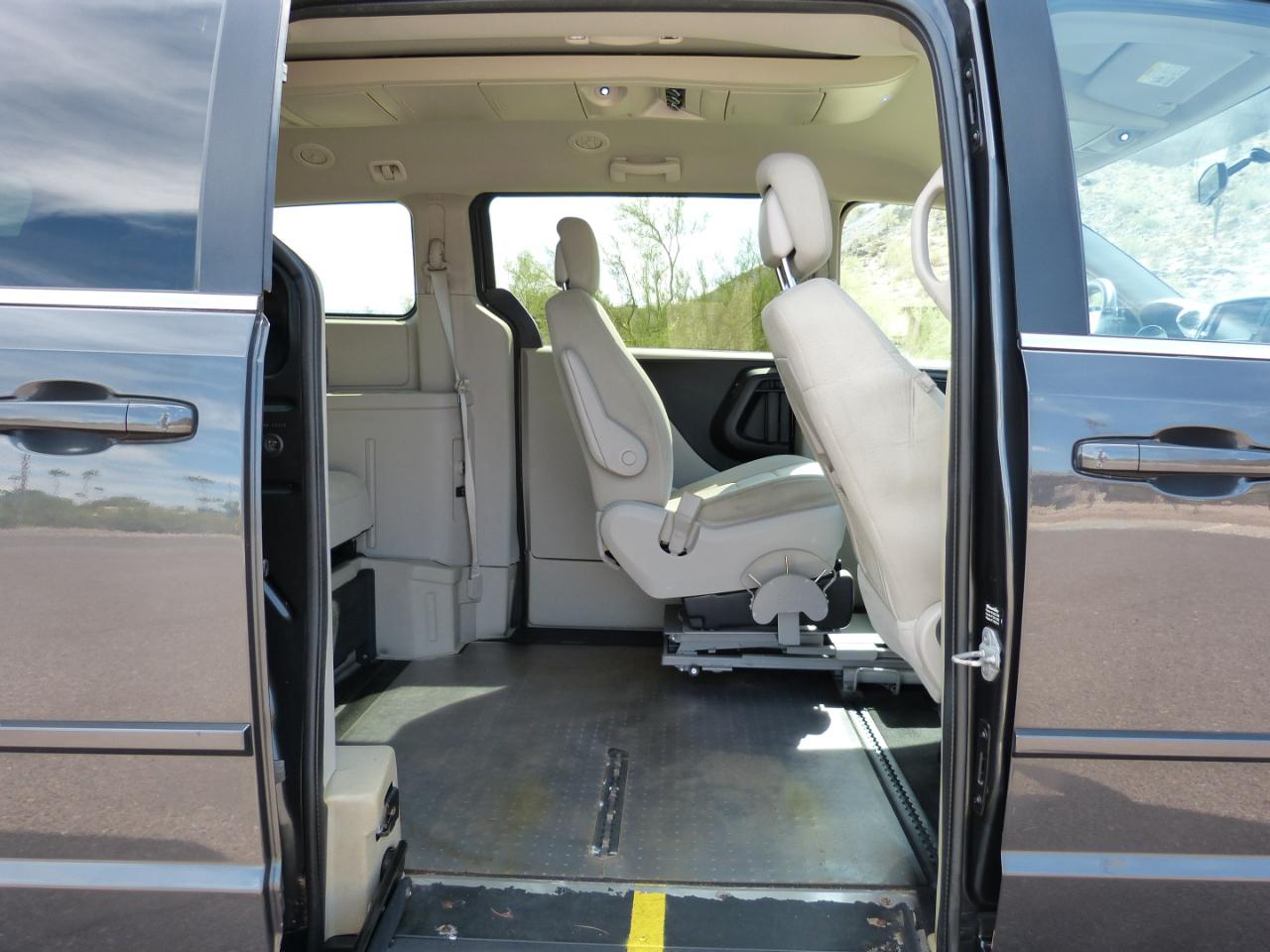 Dodge Grand Caravan photo 13