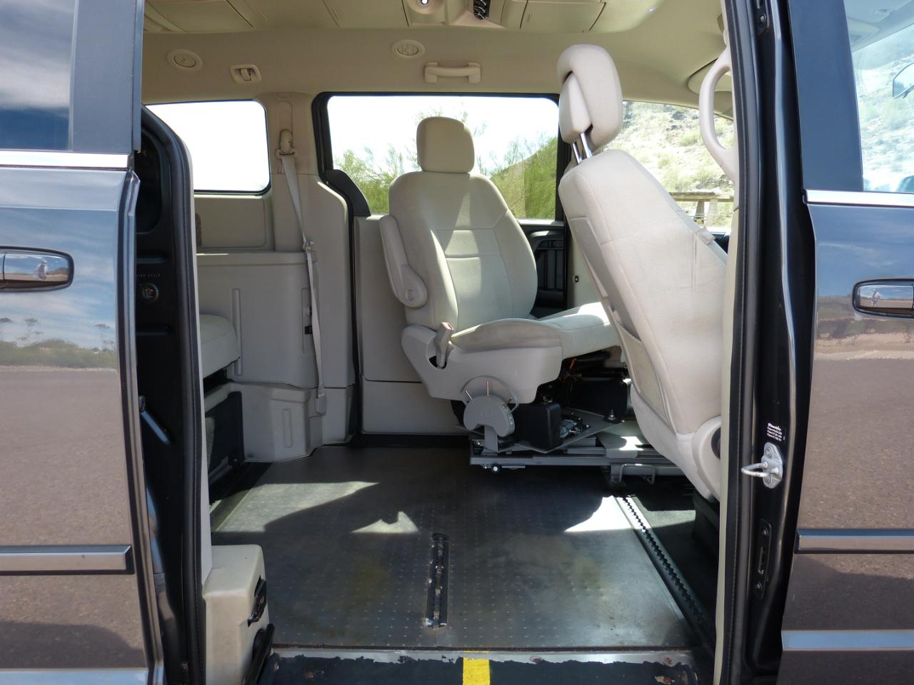 Dodge Grand Caravan photo 14