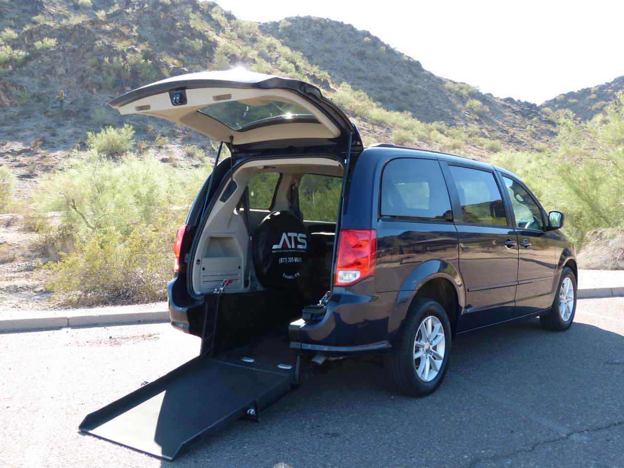 Dodge Grand Caravan photo 2