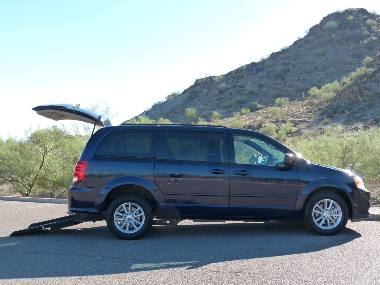 Dodge Grand Caravan photo 3