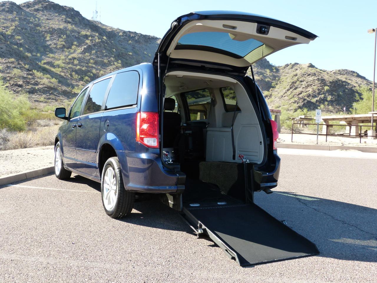 Dodge Grand Caravan photo 6