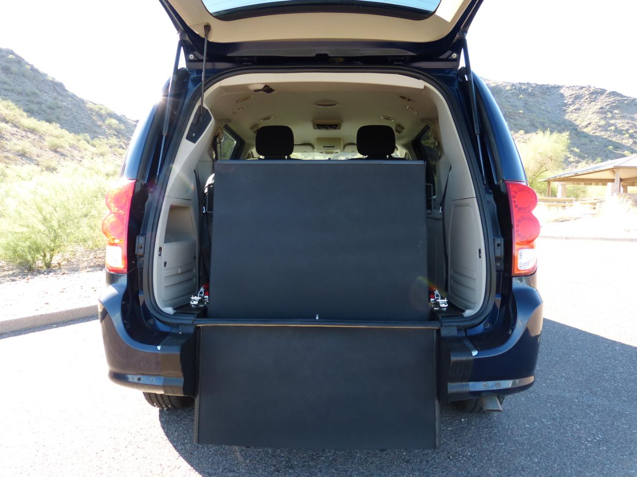 Dodge Grand Caravan photo 19