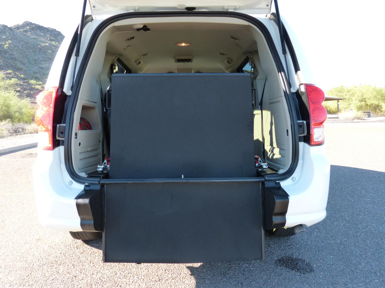 Dodge Grand Caravan photo 13