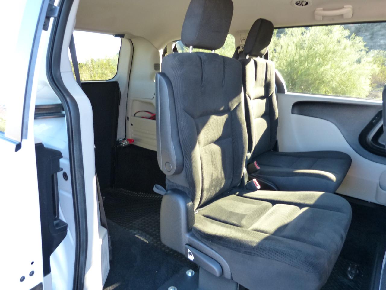 Dodge Grand Caravan photo 23