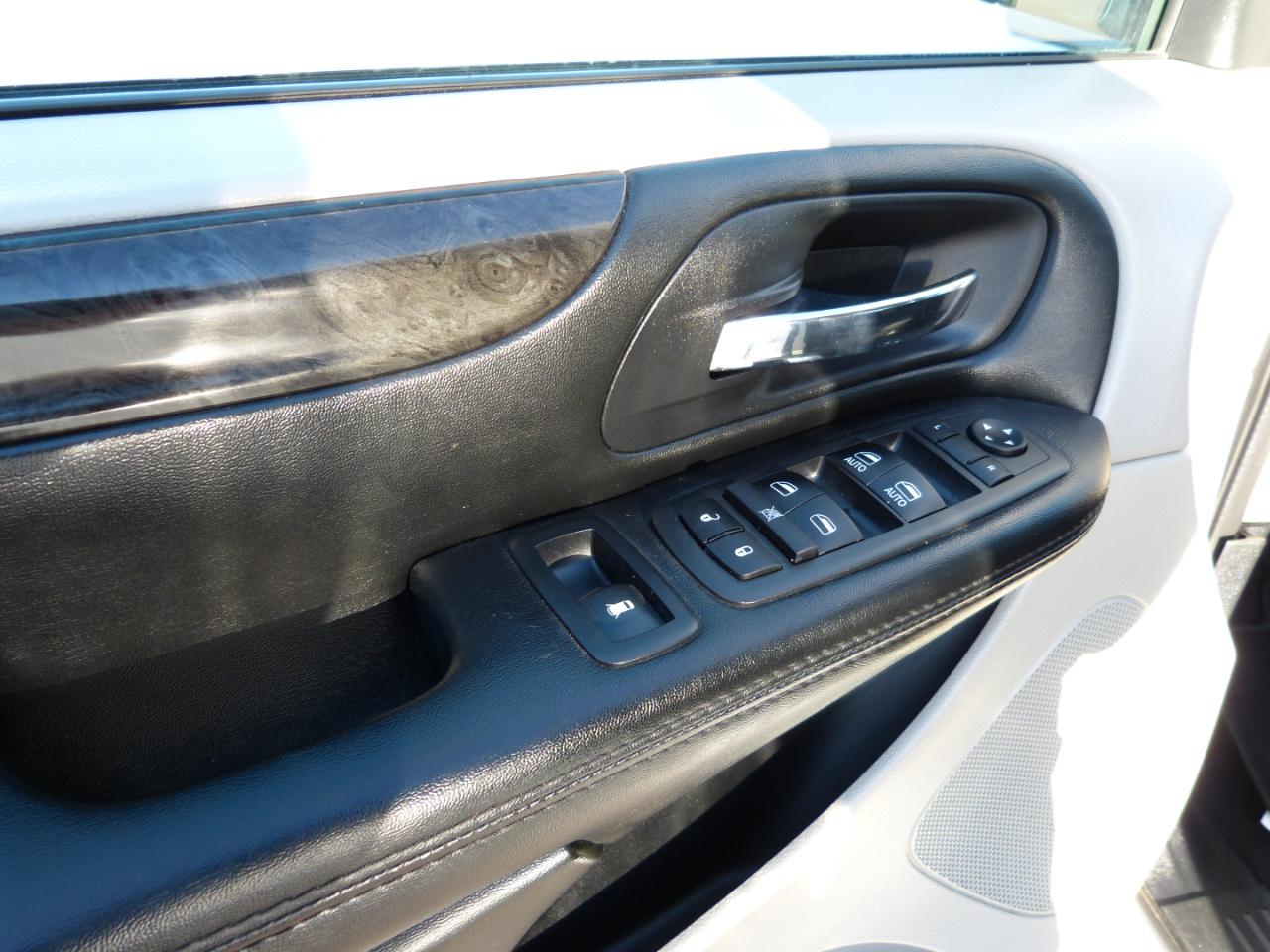Dodge Grand Caravan photo 37