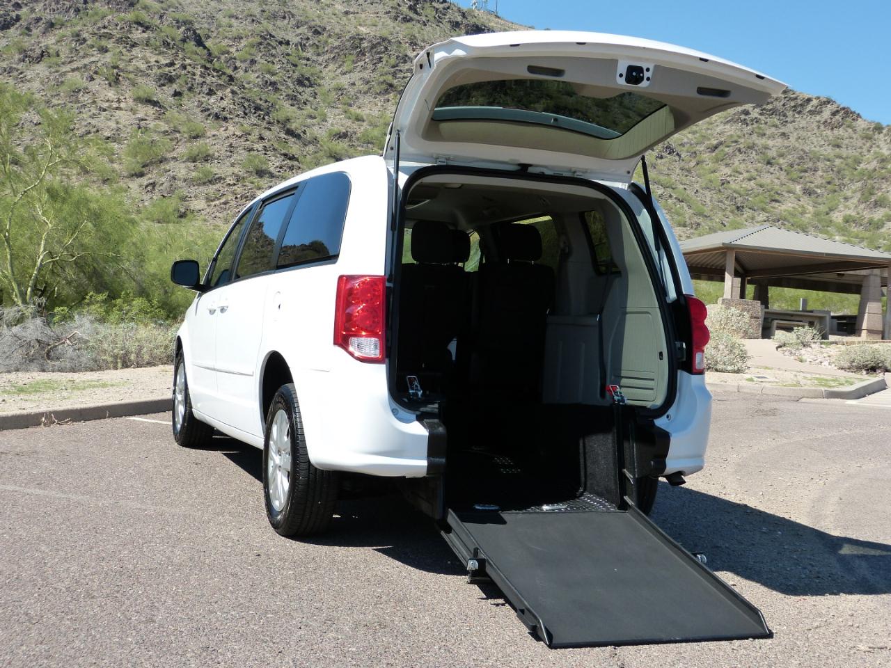 Dodge Grand Caravan photo 5