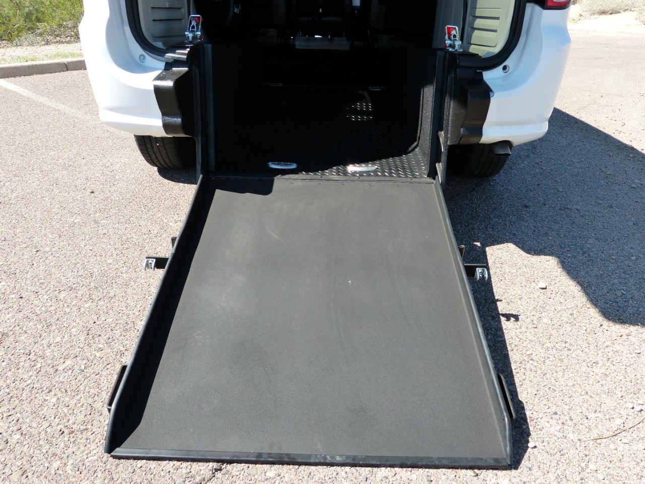 Dodge Grand Caravan photo 7