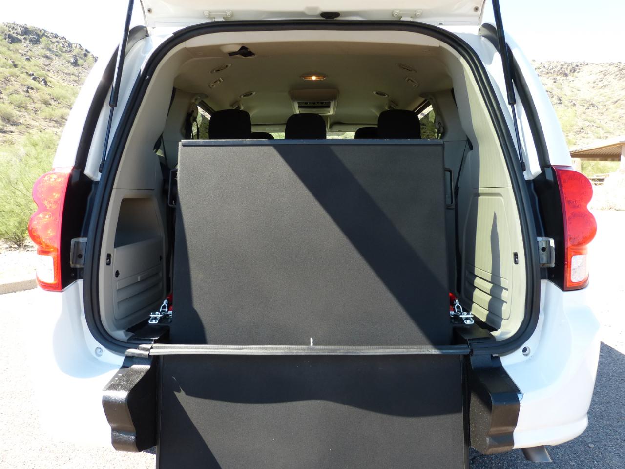 Dodge Grand Caravan photo 17