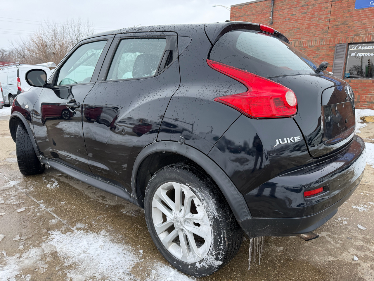 Nissan Juke S FWD 2011