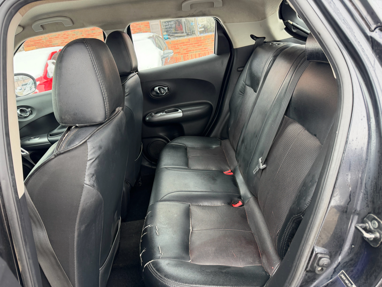 Nissan Juke S FWD 2011