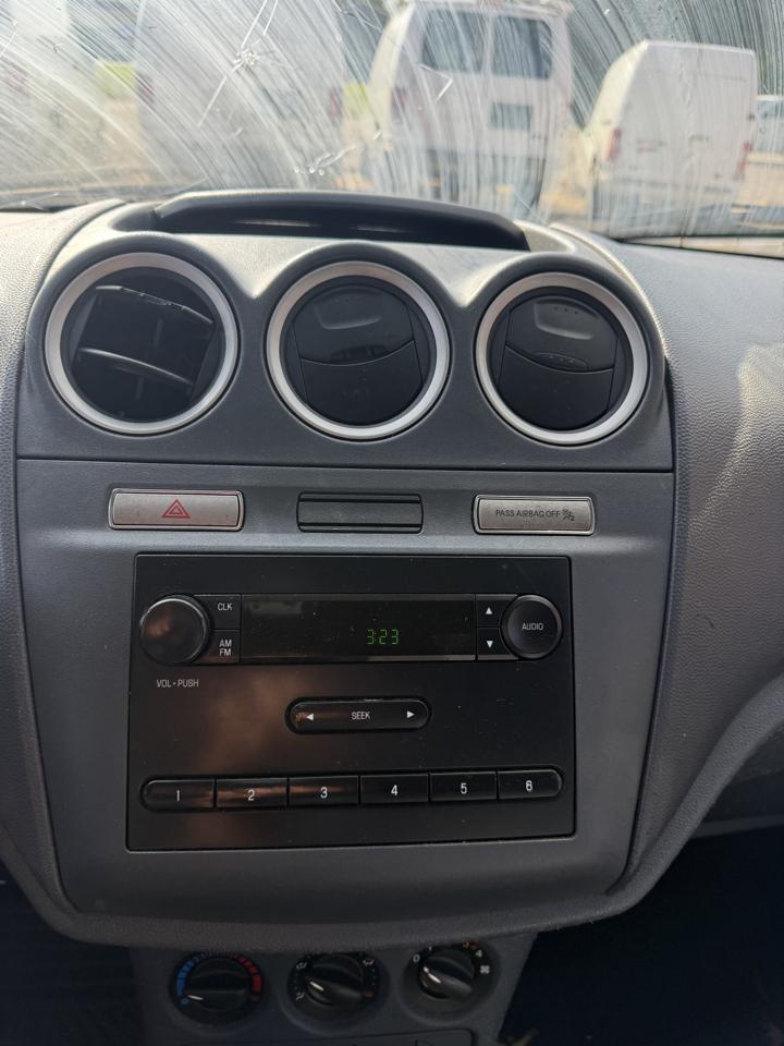 Ford Transit Connect XL 2012