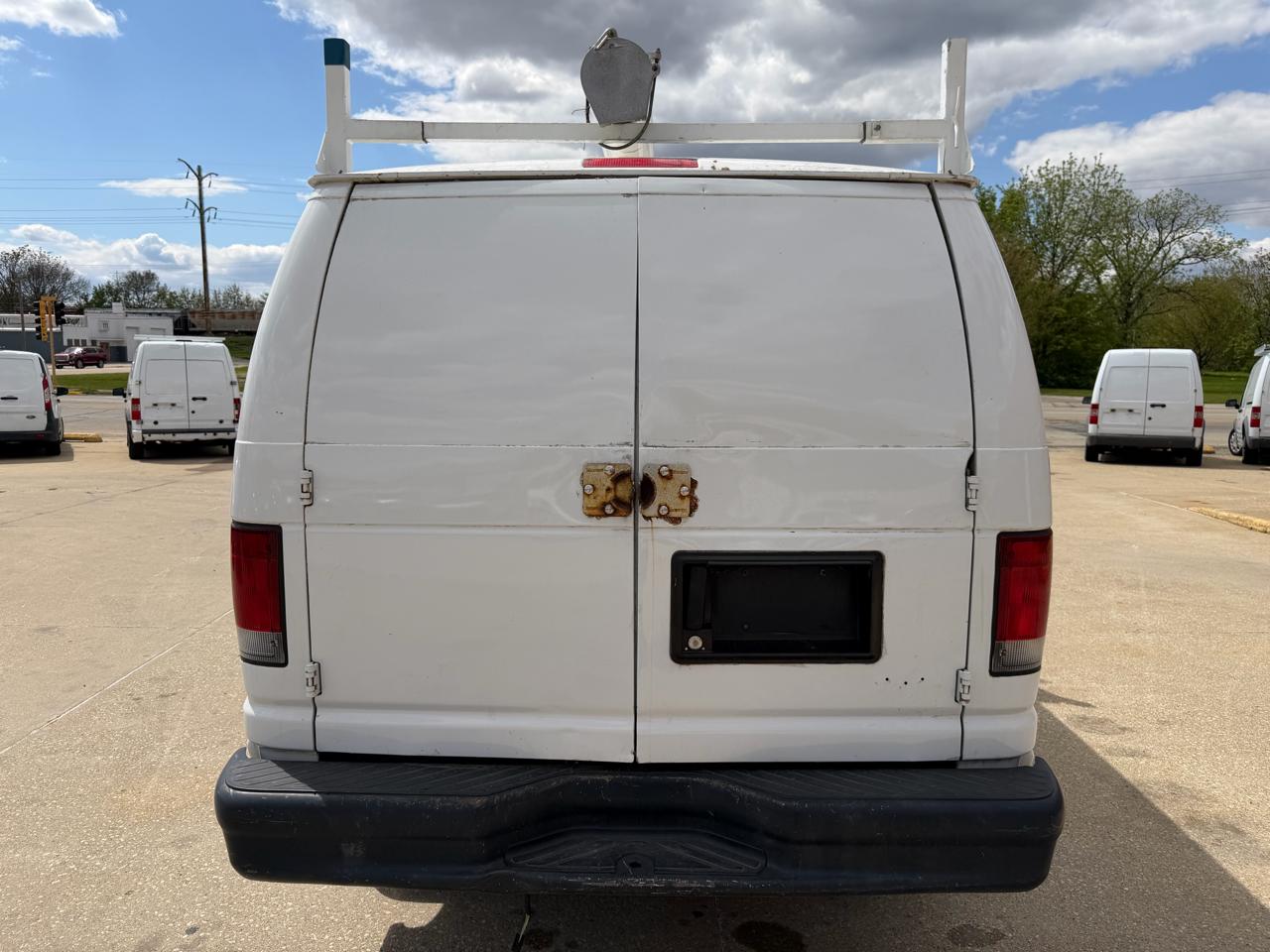 Ford Econoline E-150 2011