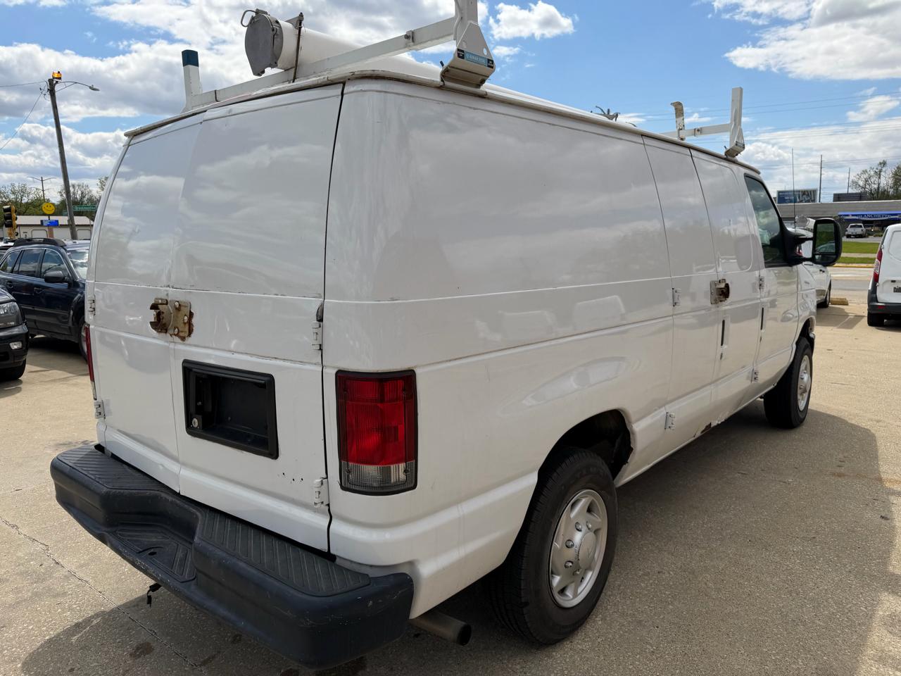 Ford Econoline E-150 2011