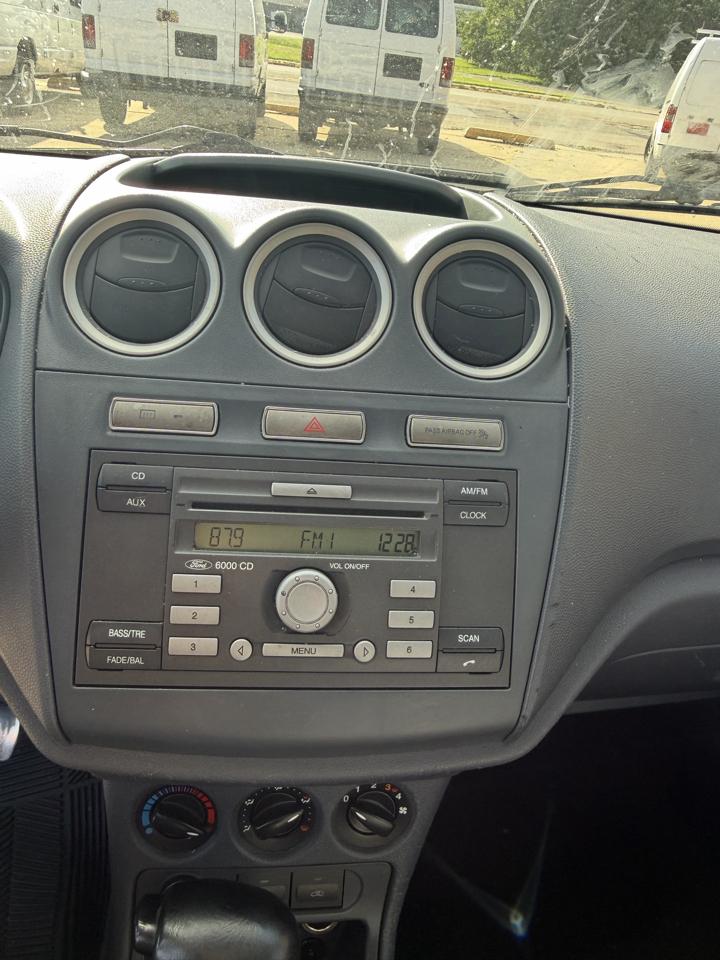 Ford Transit Connect XLT with Rear Door Glass 2011