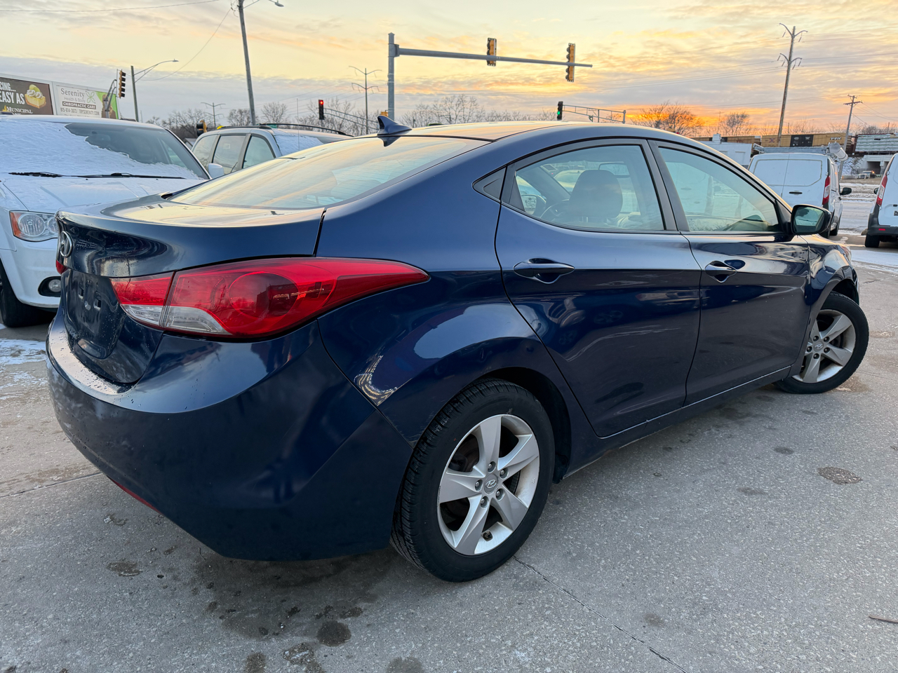 Hyundai Elantra GLS M/T 2013