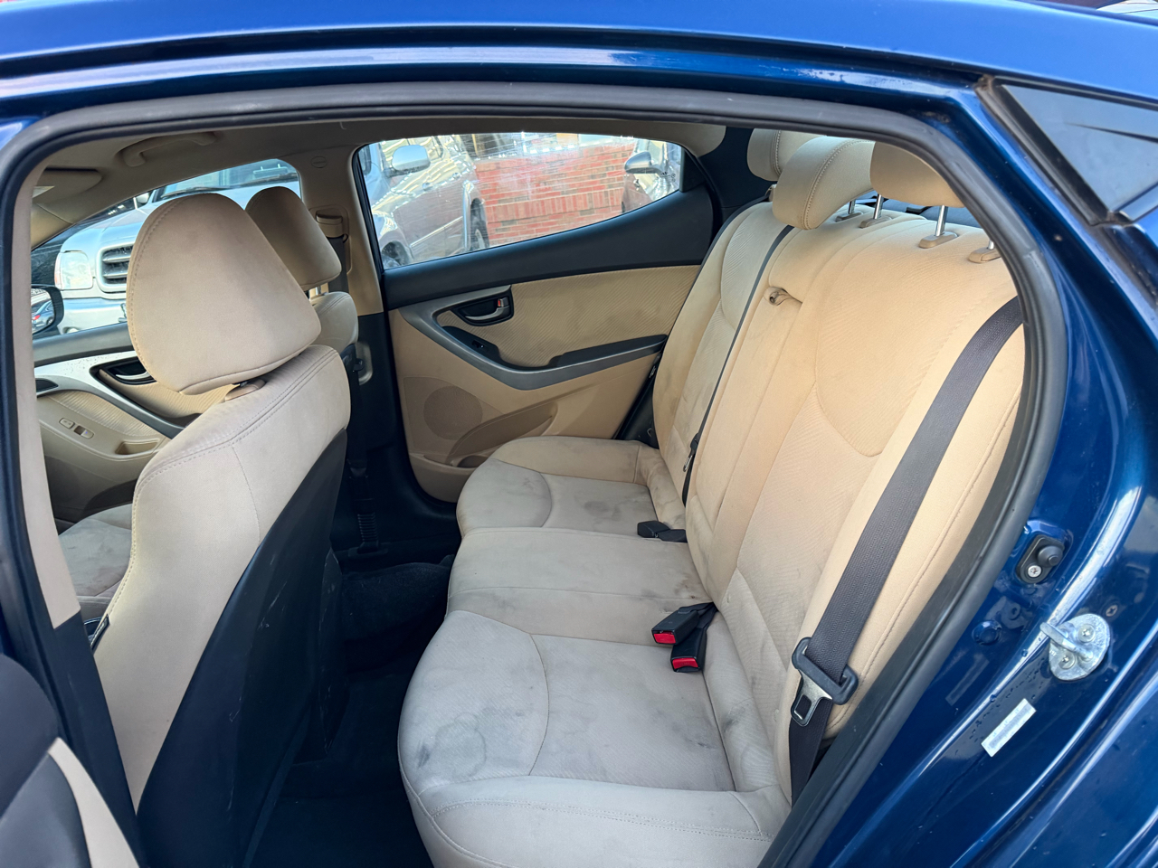 Hyundai Elantra GLS M/T 2013