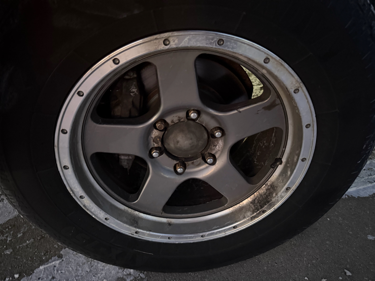 Toyota Sequoia SR5 4WD 2004