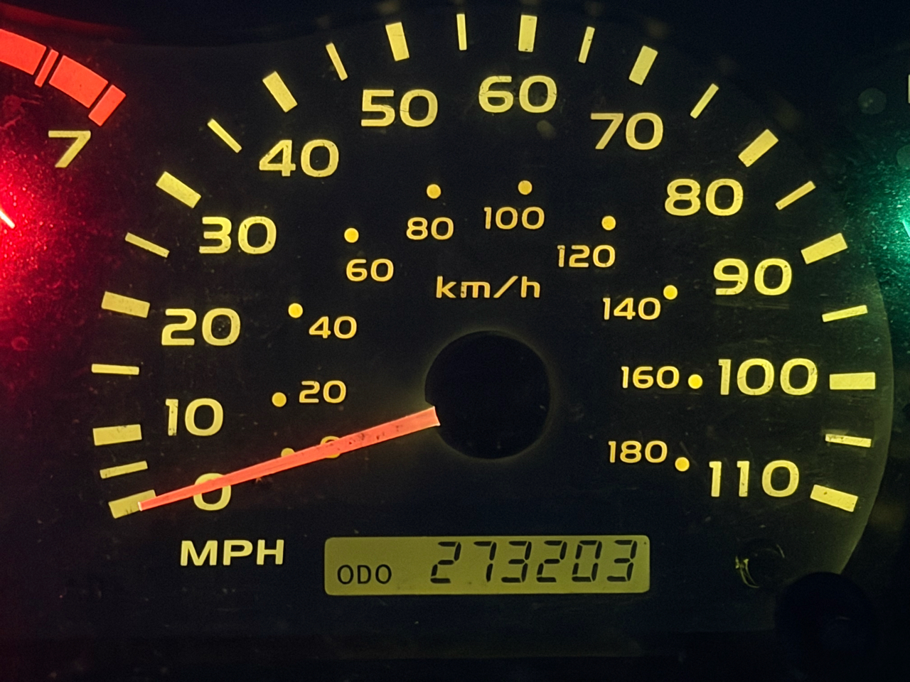 Toyota Sequoia SR5 4WD 2004