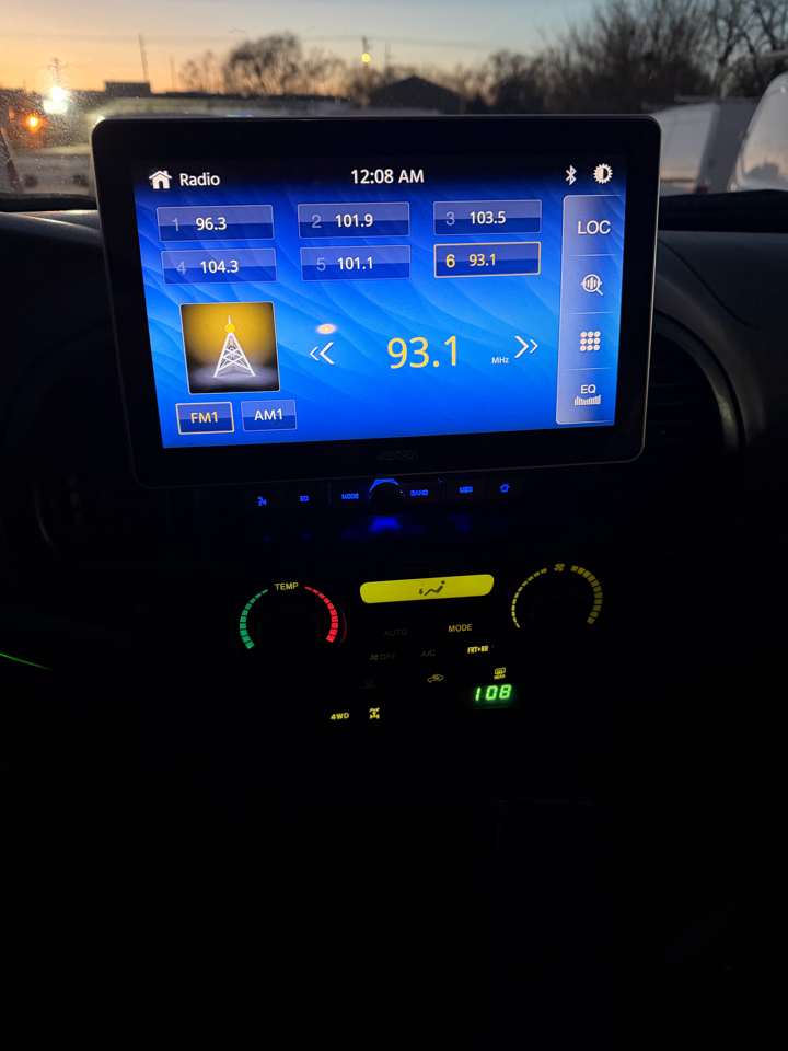 Toyota Sequoia SR5 4WD 2004