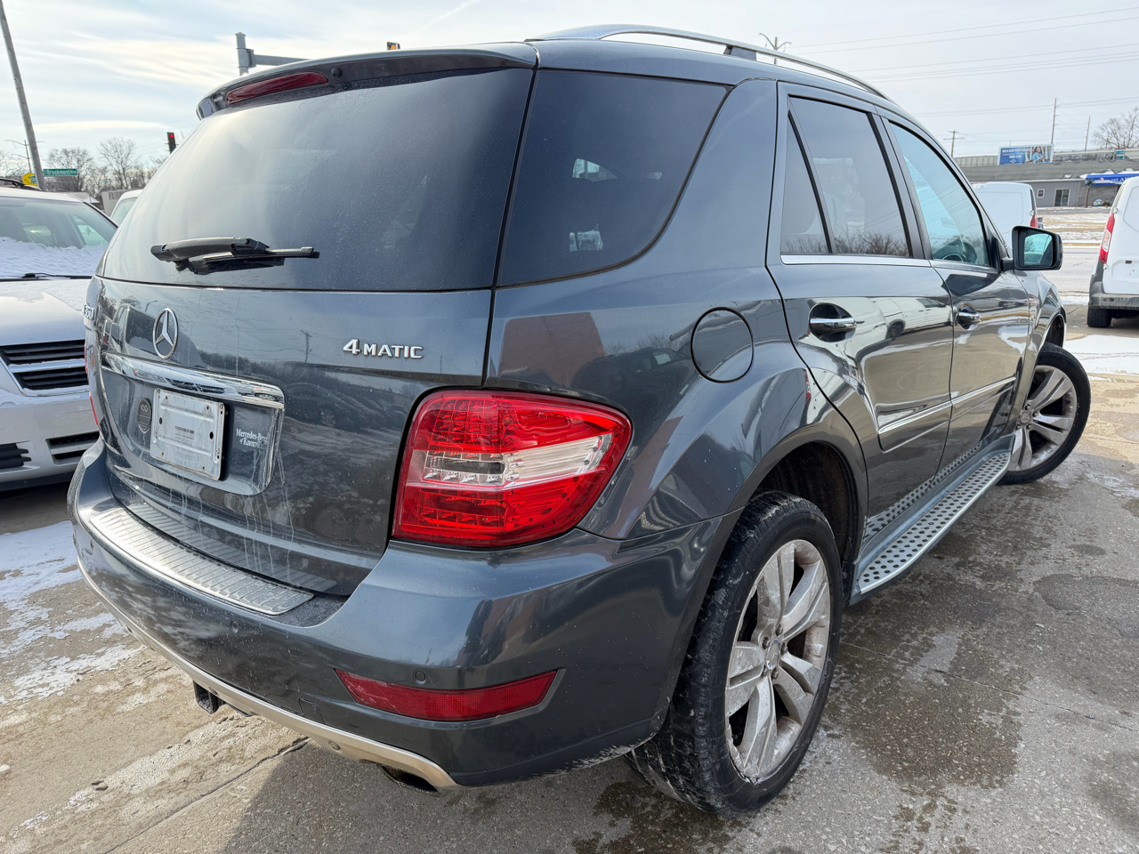 Mercedes-Benz M-Class ML350 4MATIC 2011