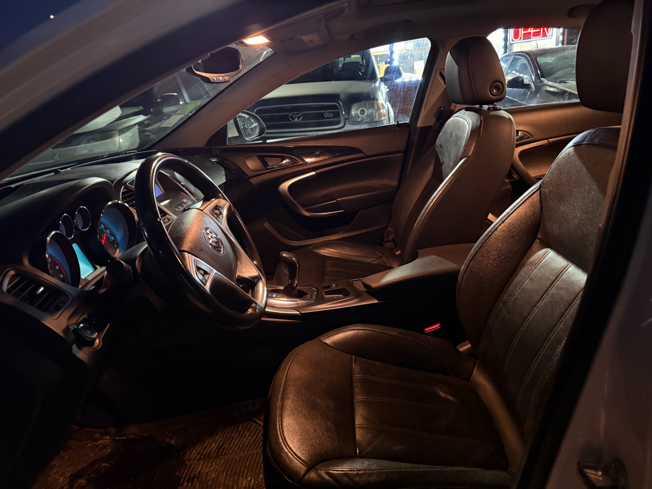 Buick Regal CXL Turbo - 2XT 2011