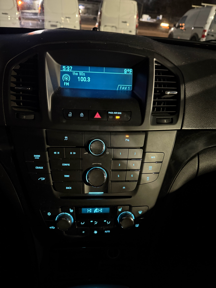 Buick Regal CXL Turbo - 2XT 2011