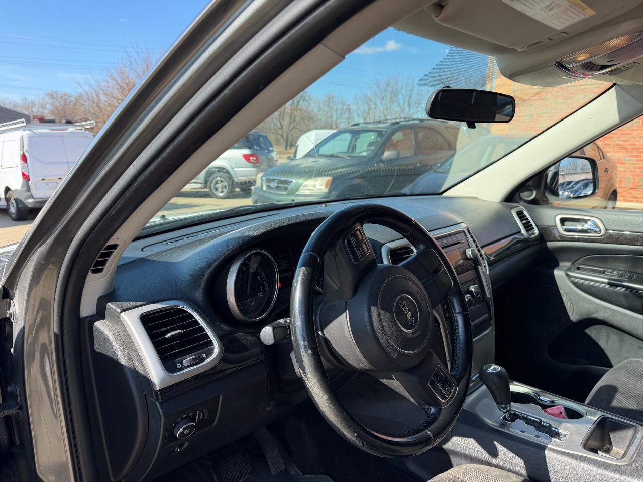 Jeep Grand Cherokee Laredo 4WD 2012