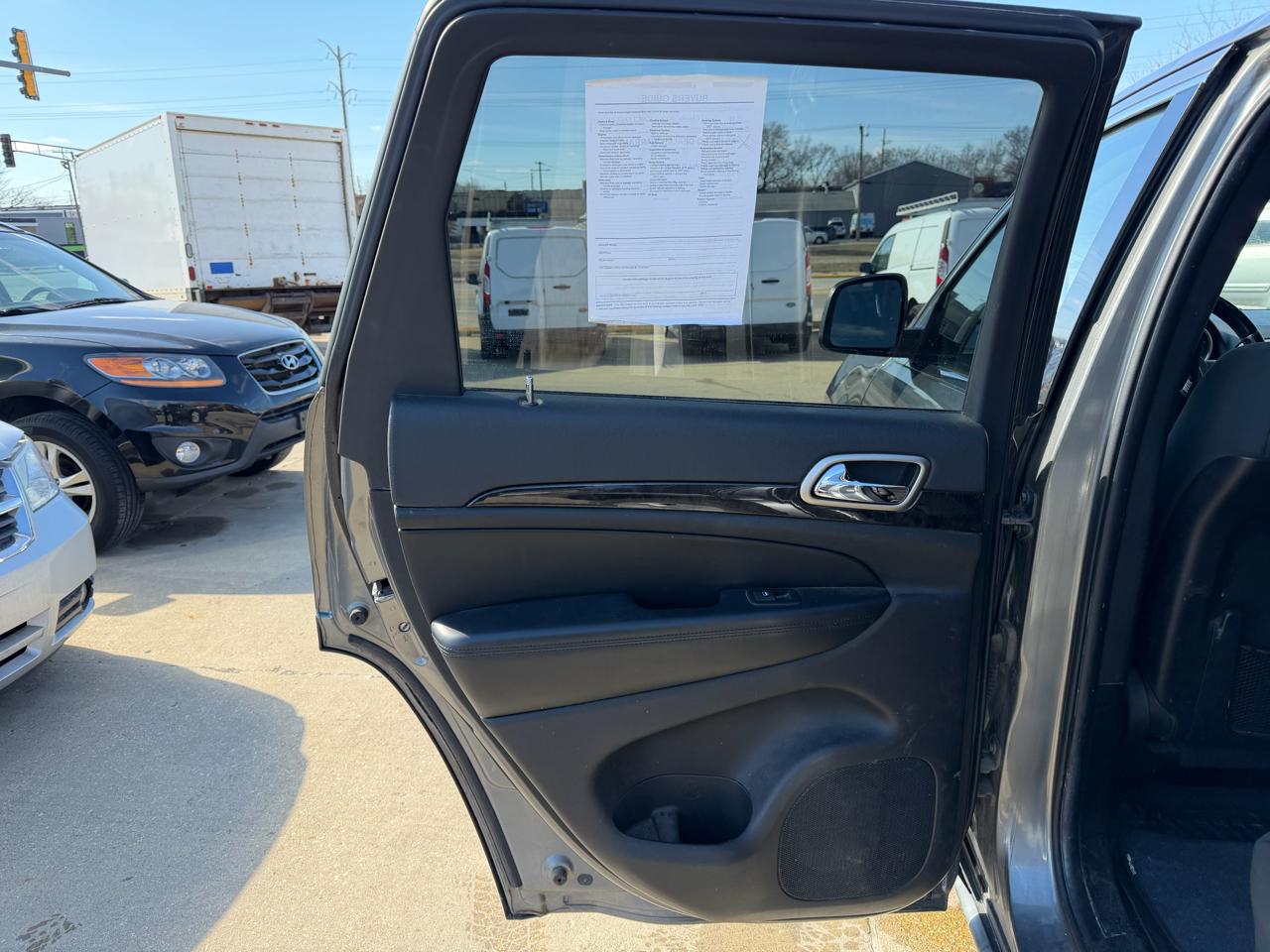 Jeep Grand Cherokee Laredo 4WD 2012