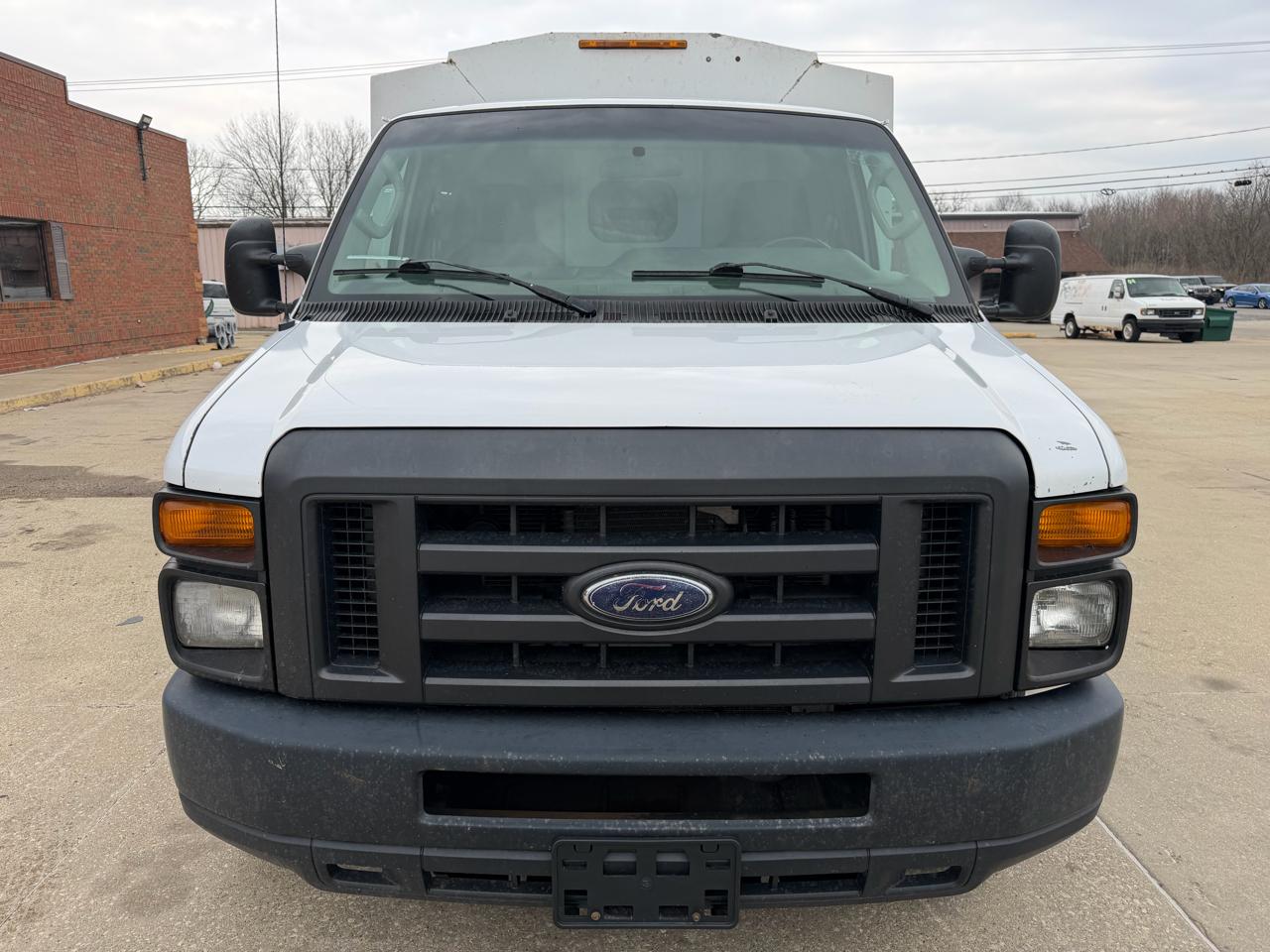 Ford Econoline E-350 Super Duty 2013