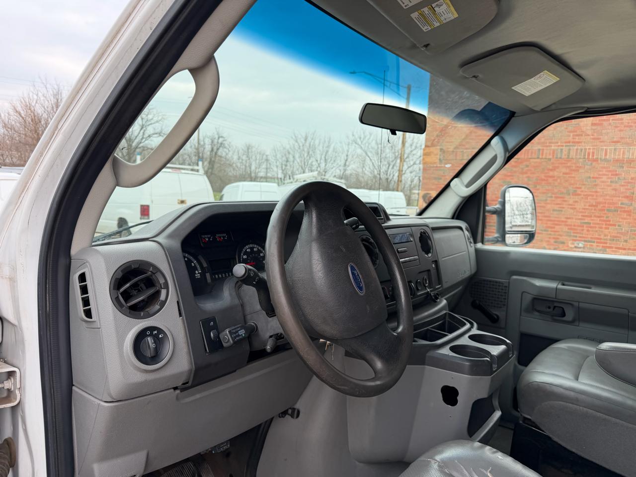 Ford Econoline E-350 Super Duty 2013