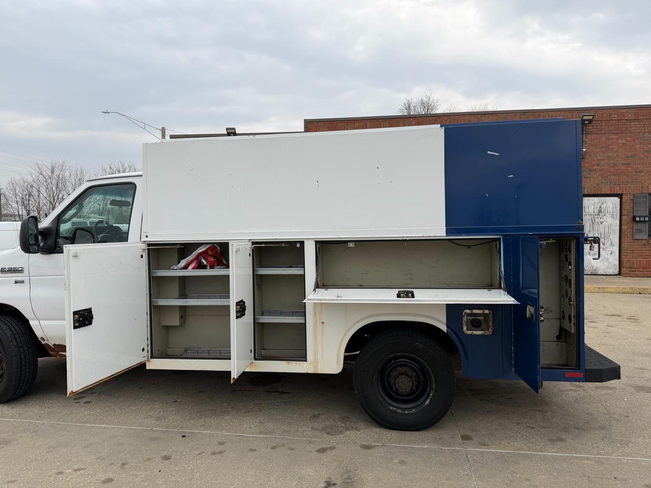 Ford Econoline E-350 Super Duty 2013