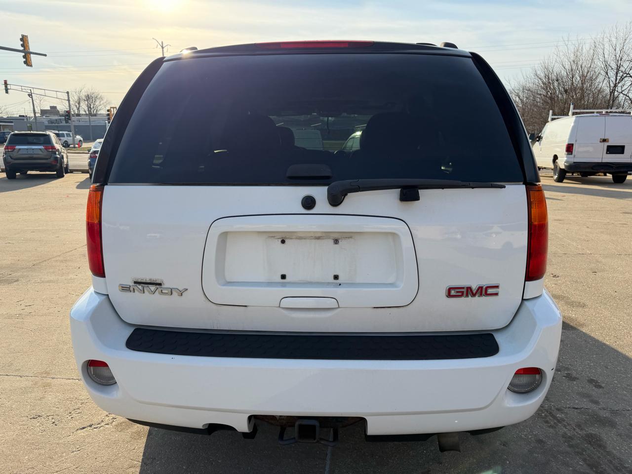 GMC Envoy 4dr 4WD Denali 2009