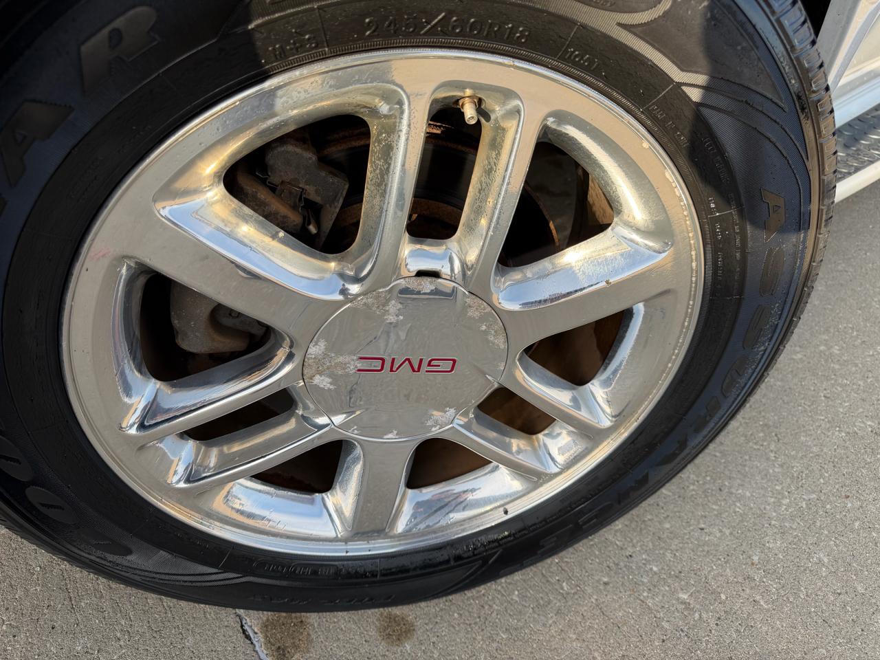 GMC Envoy 4dr 4WD Denali 2009