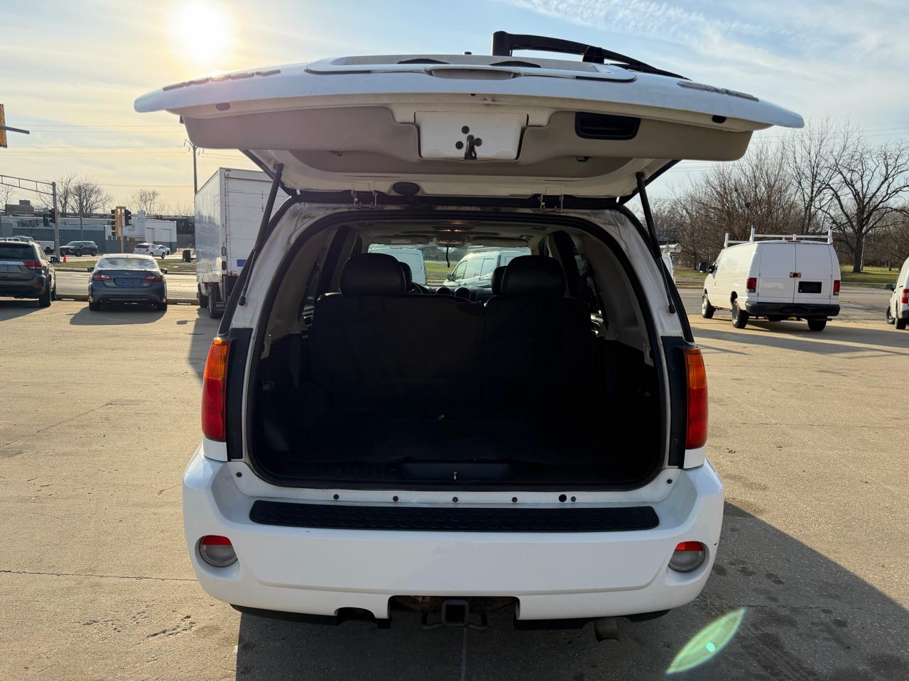 GMC Envoy 4dr 4WD Denali 2009