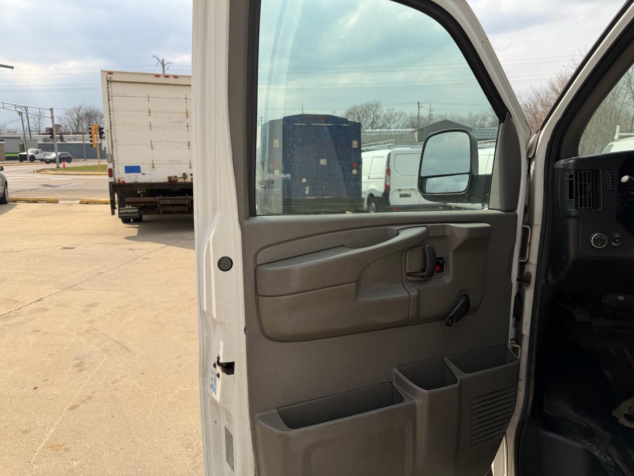 GMC Savana G3500 Extended Cargo 2012